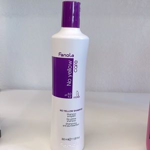 FANOLA- no yellow shampoo